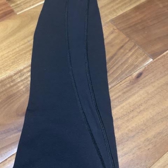 lululemon athletica Pants - LIKE NEW! Women's lululemon black ankle length leggings - 4